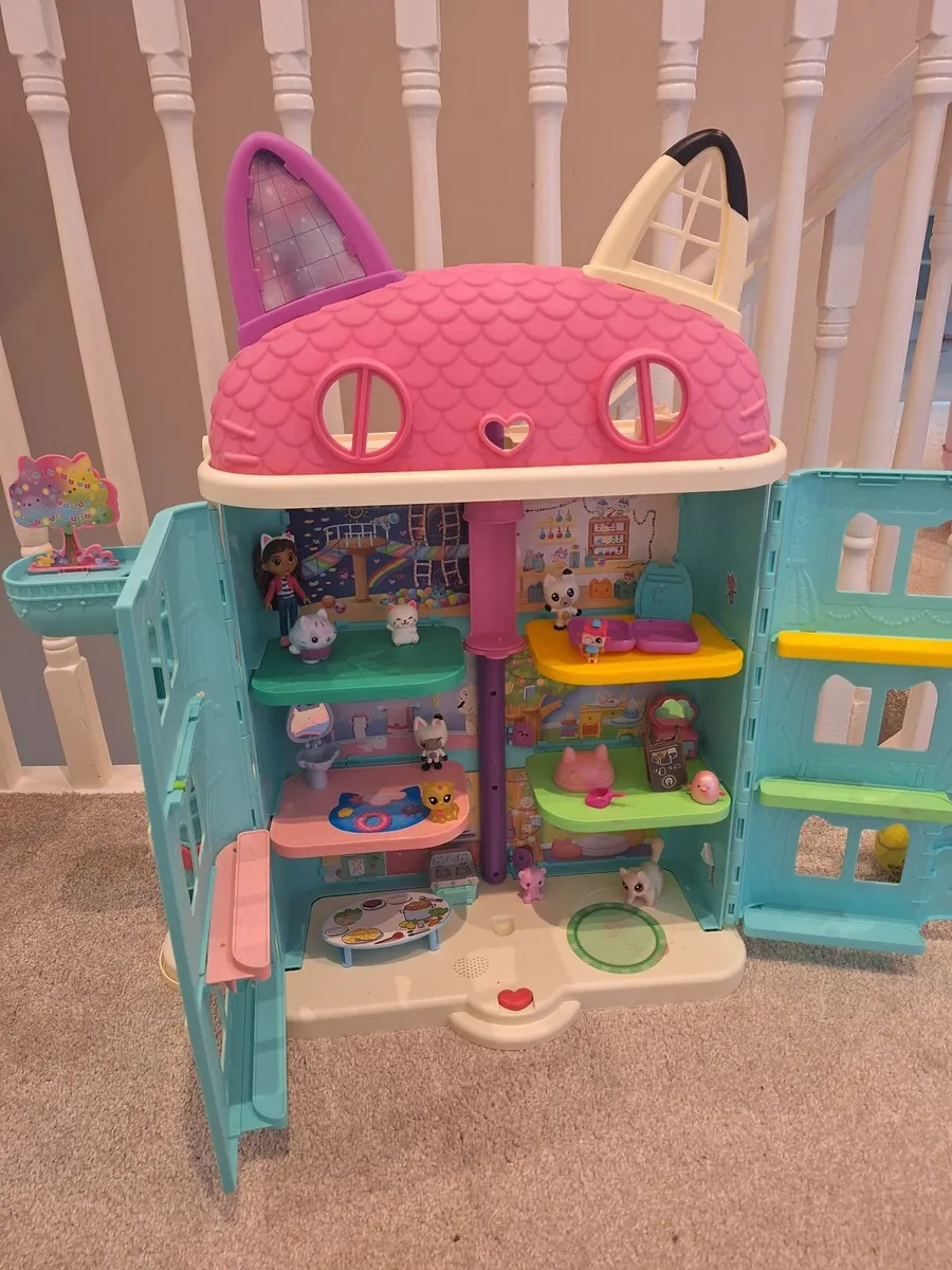 Gabbys Dollhouse