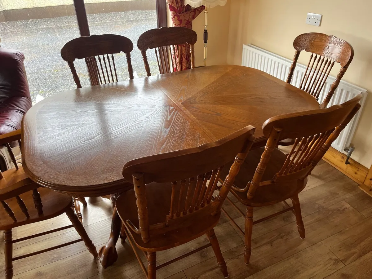 Furniture dining table and chairs - Image 1