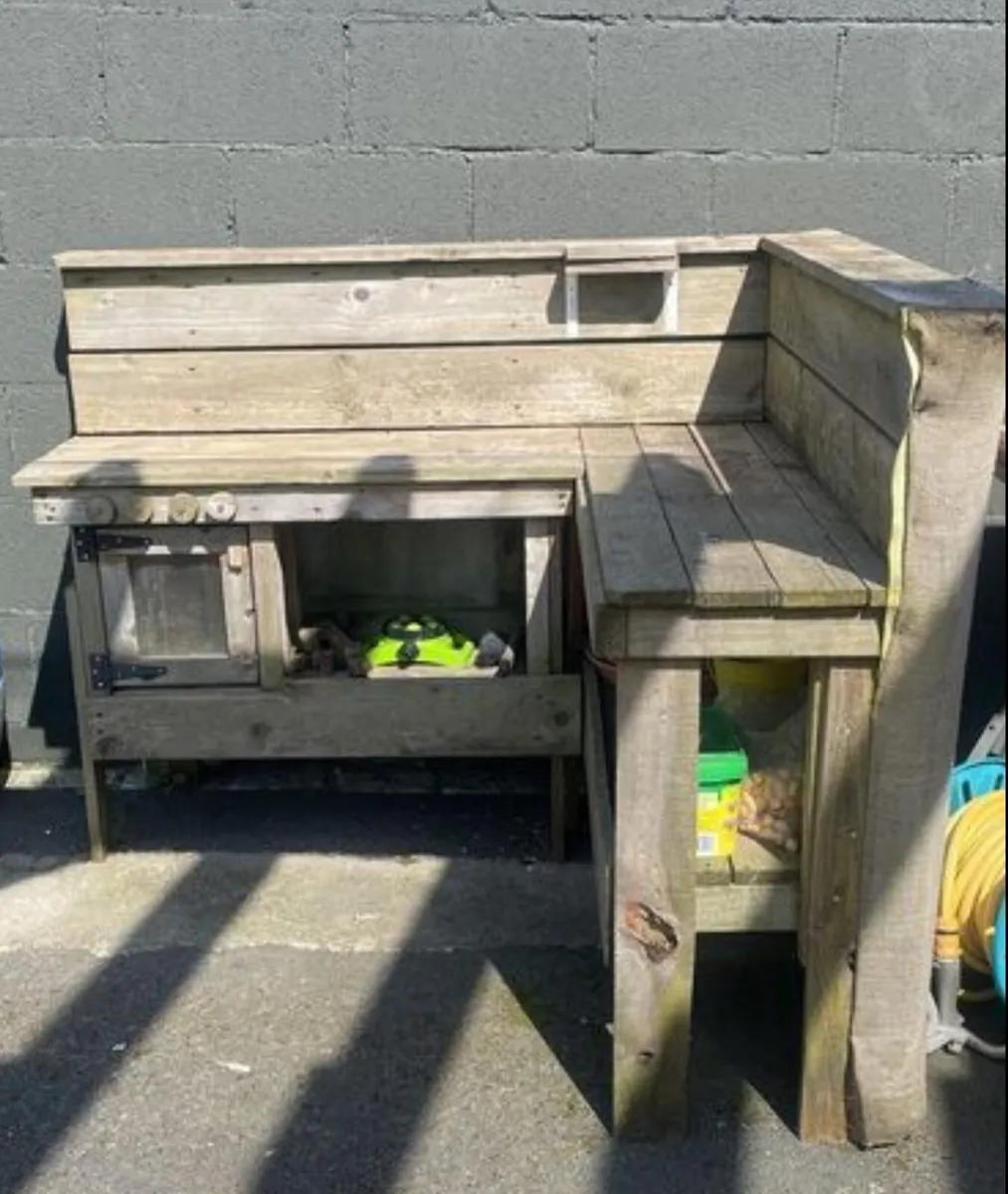 Free Mud Kitchen - Image 2
