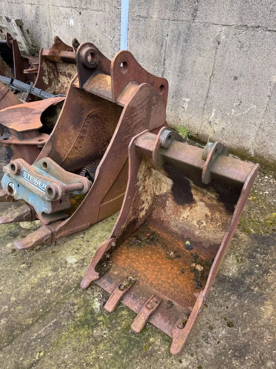 Digger Buckets and quick hitch - Image 1