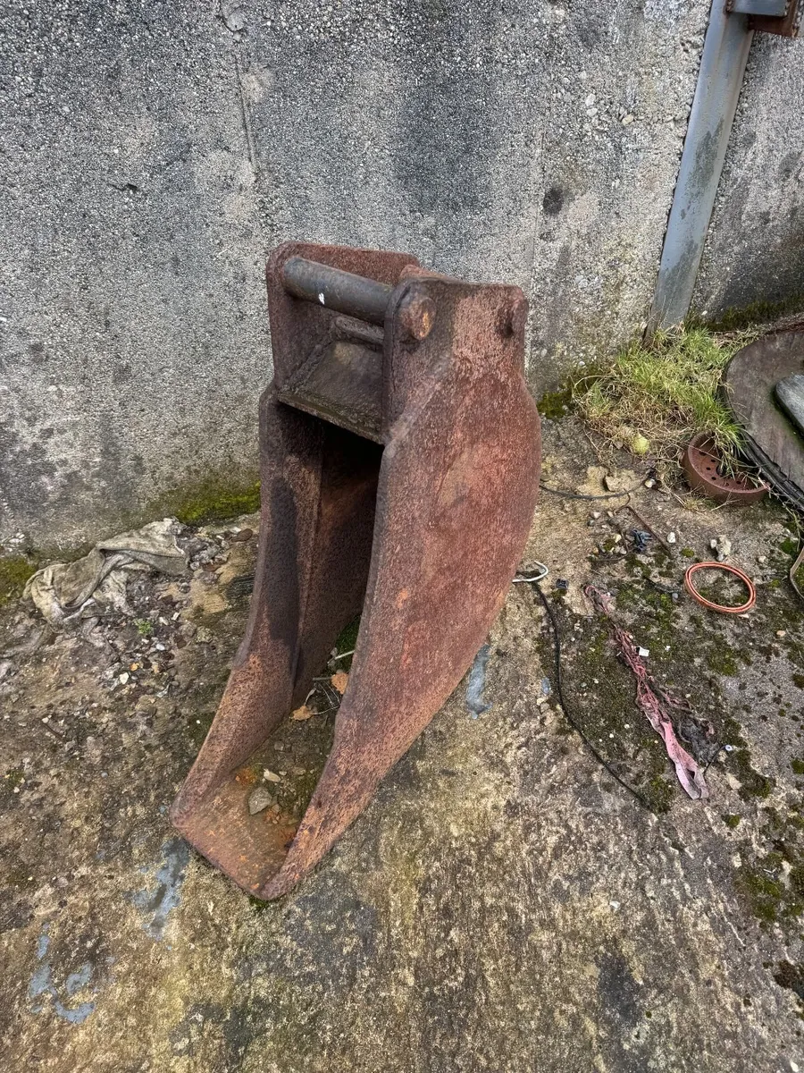 Digger Buckets and quick hitch - Image 4