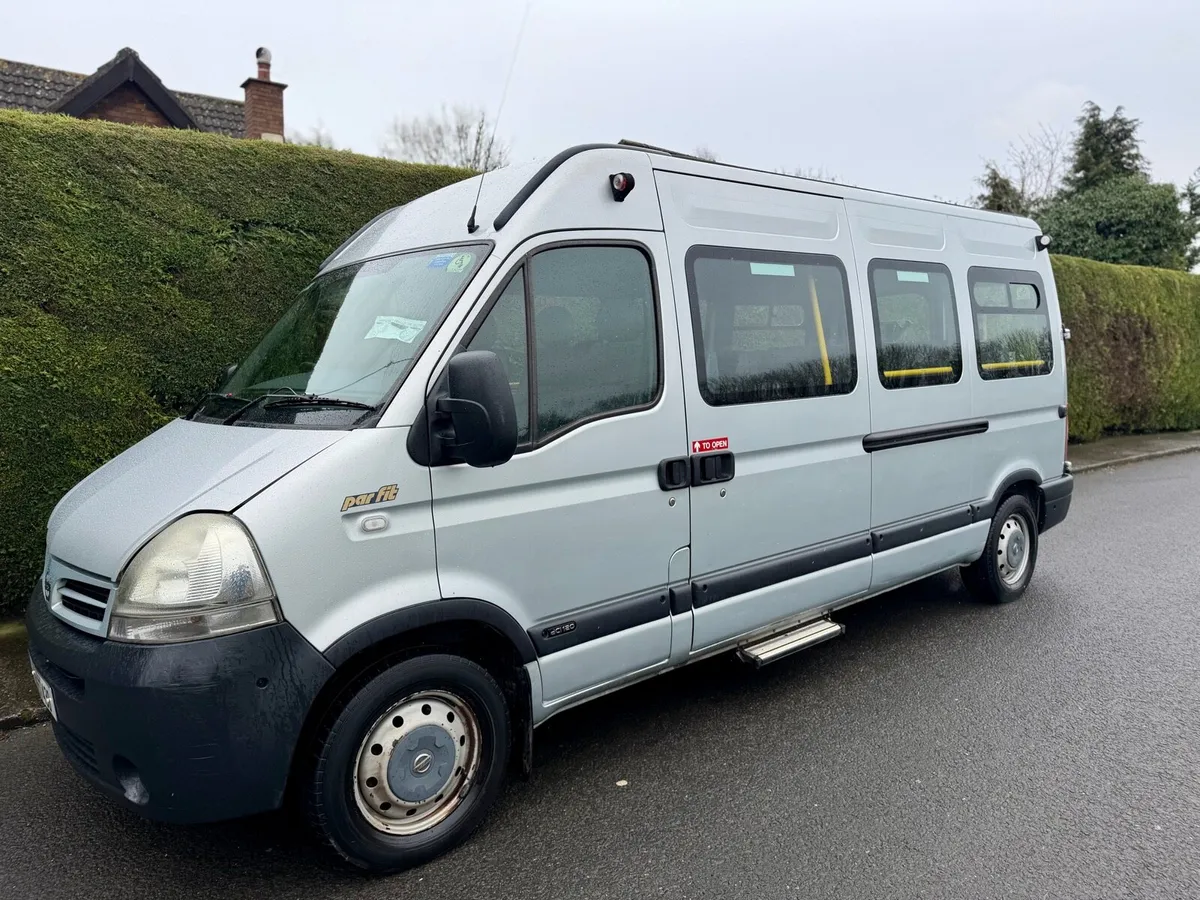 2011 Nissan interstar Ambulance/ minibus - Image 1