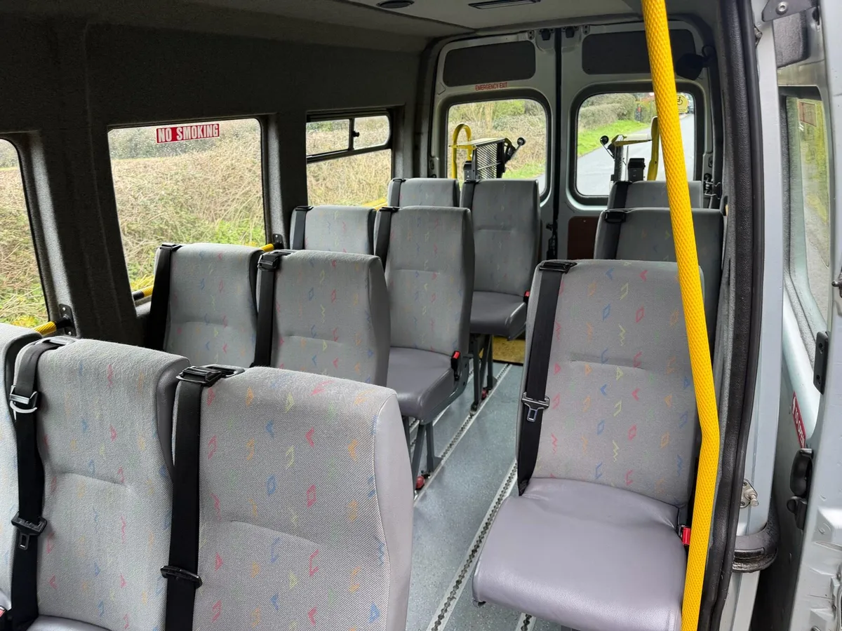 2011 Nissan interstar Ambulance/ minibus - Image 4