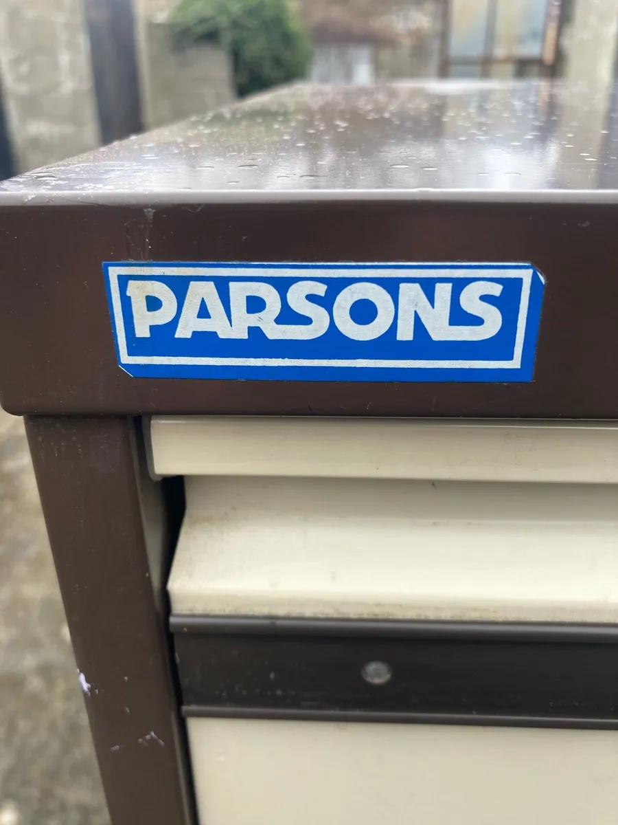 Filing Cabinet - with Key - 4 drawer - Image 3