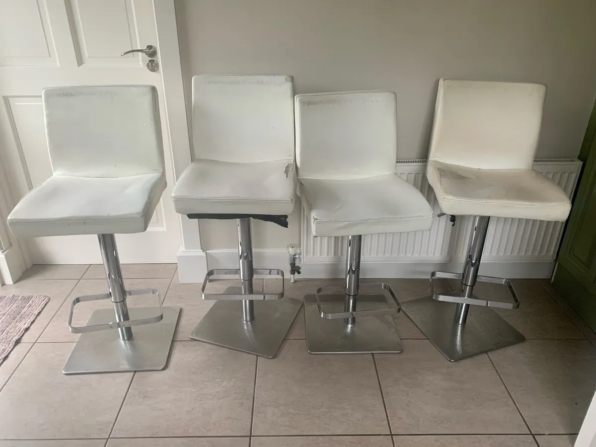 Kitchen bar stools