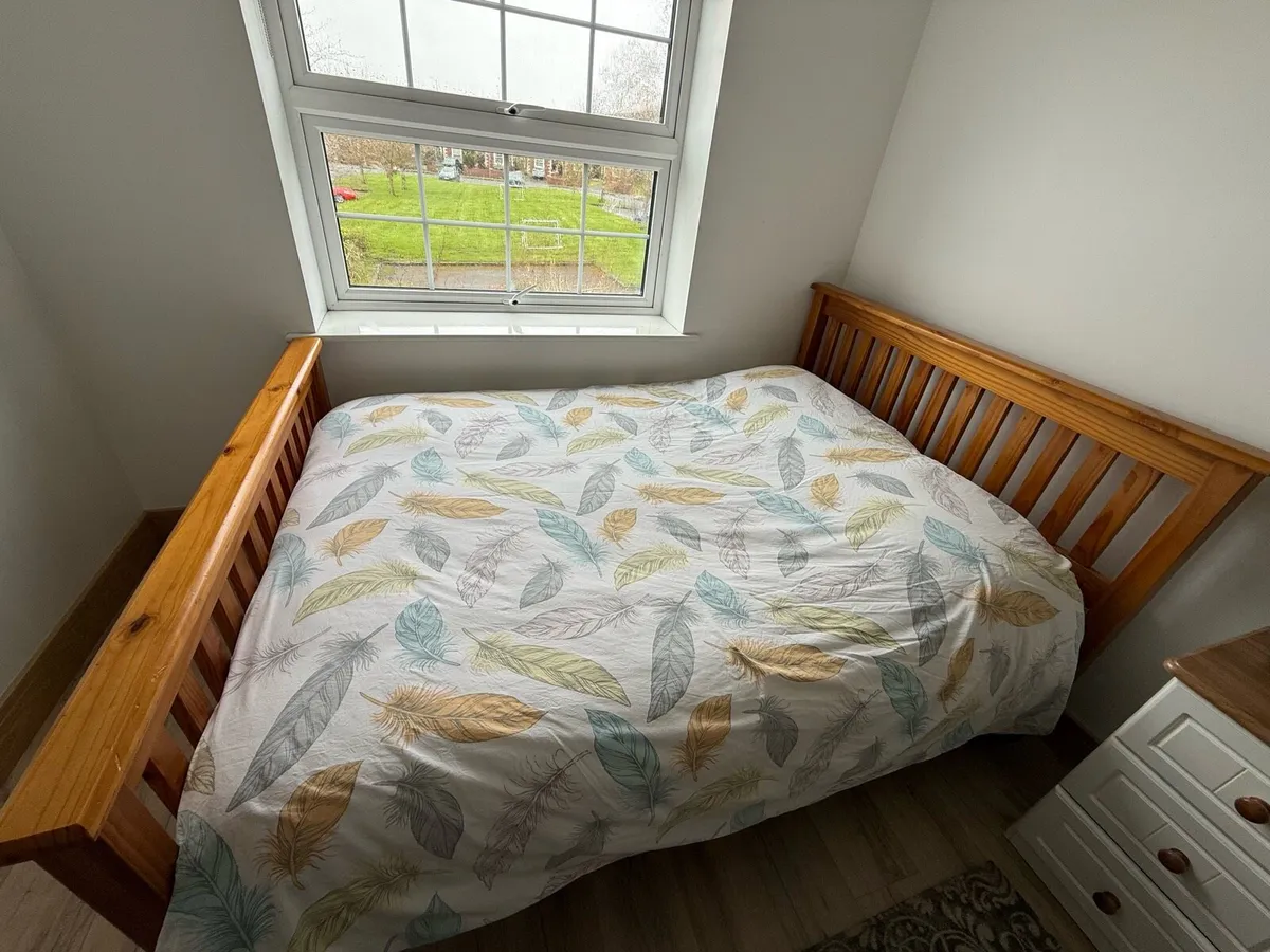 Wooden bed frame - Image 2