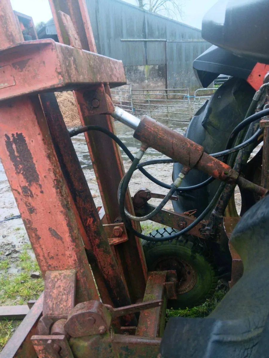 Forklift tractor - Image 3