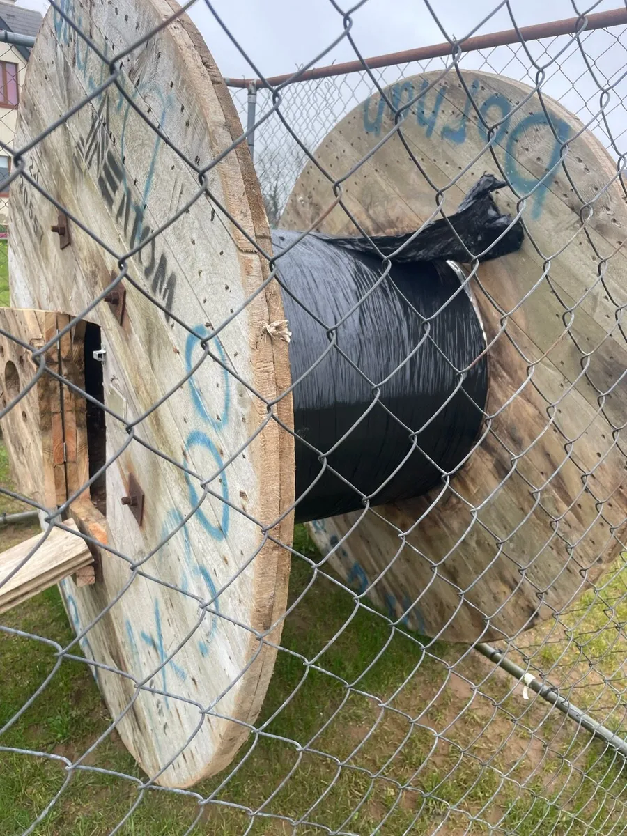 Dog house/ chicken coup/ pet - Image 3