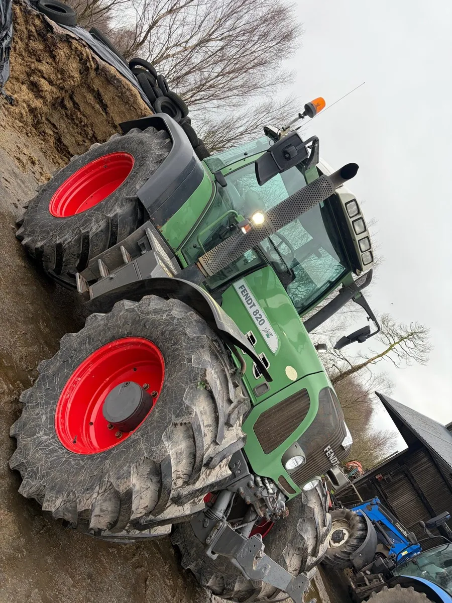 Fendt 820 - Image 1