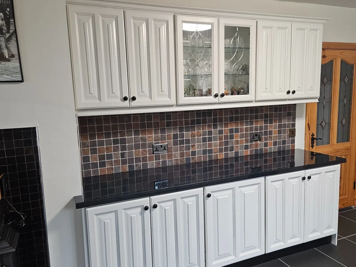 Kitchen units - Image 1