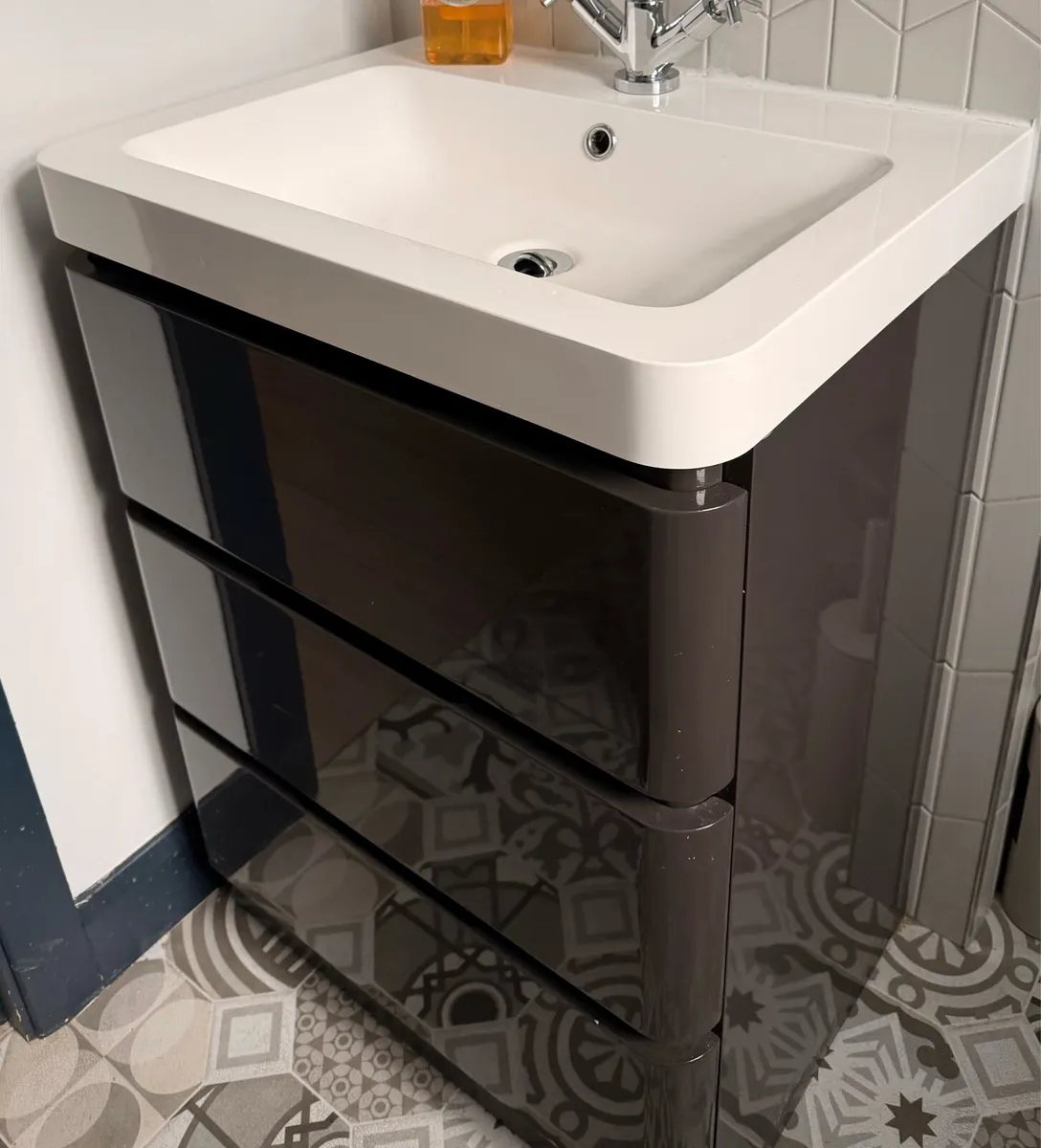 Bathroom Vanity - Image 3