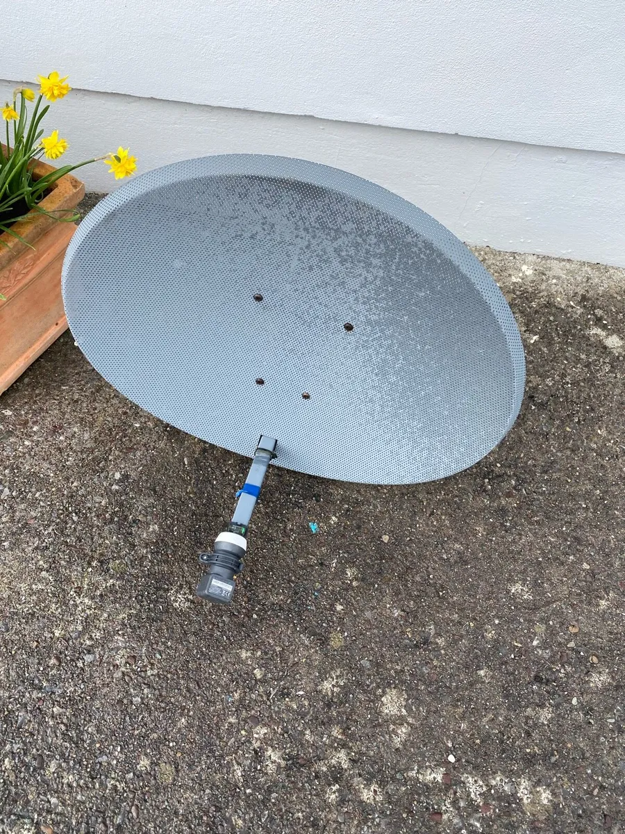 Sky dish wall bracket an sky LNB - Image 1