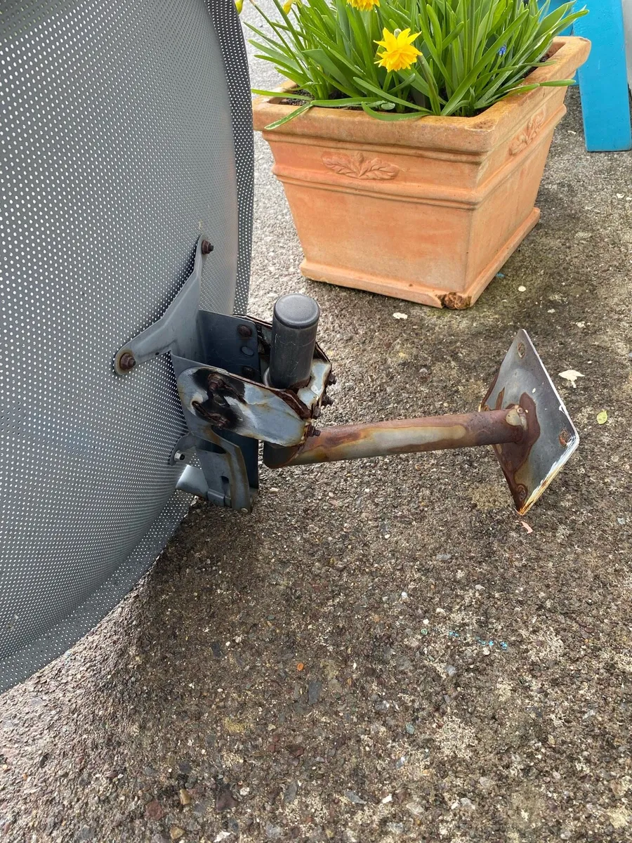 Sky dish wall bracket an sky LNB - Image 2