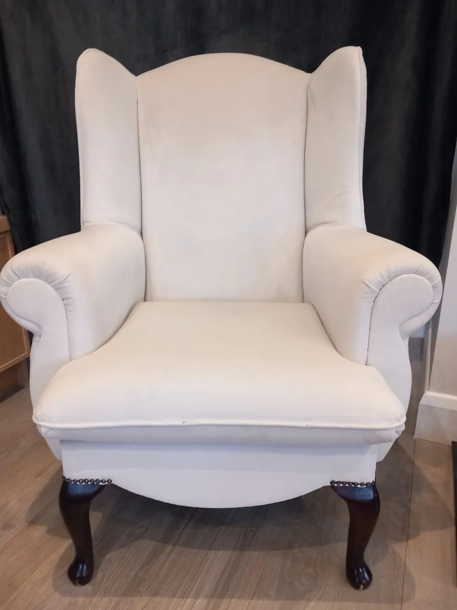 Elegant Wingback Armchair – Excellent Condition