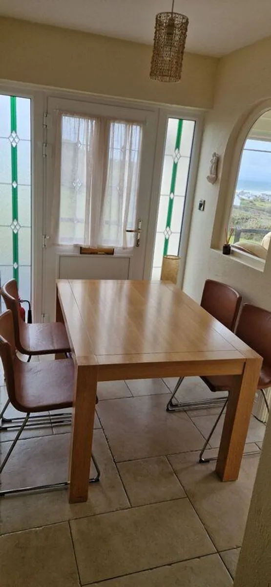 Diningroom table and chairs - Image 3
