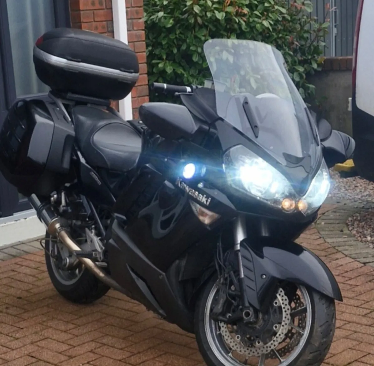 Kawasaki GTR 1400 - Image 1