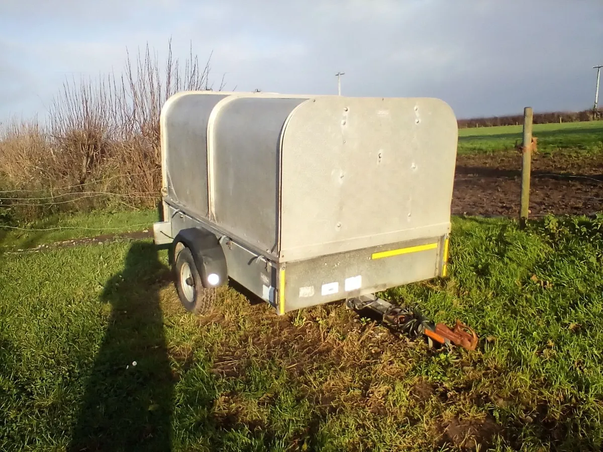 Sheep items - Image 1