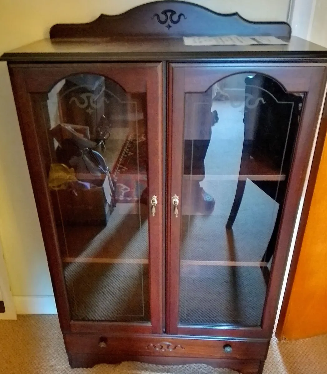 Display cabinet