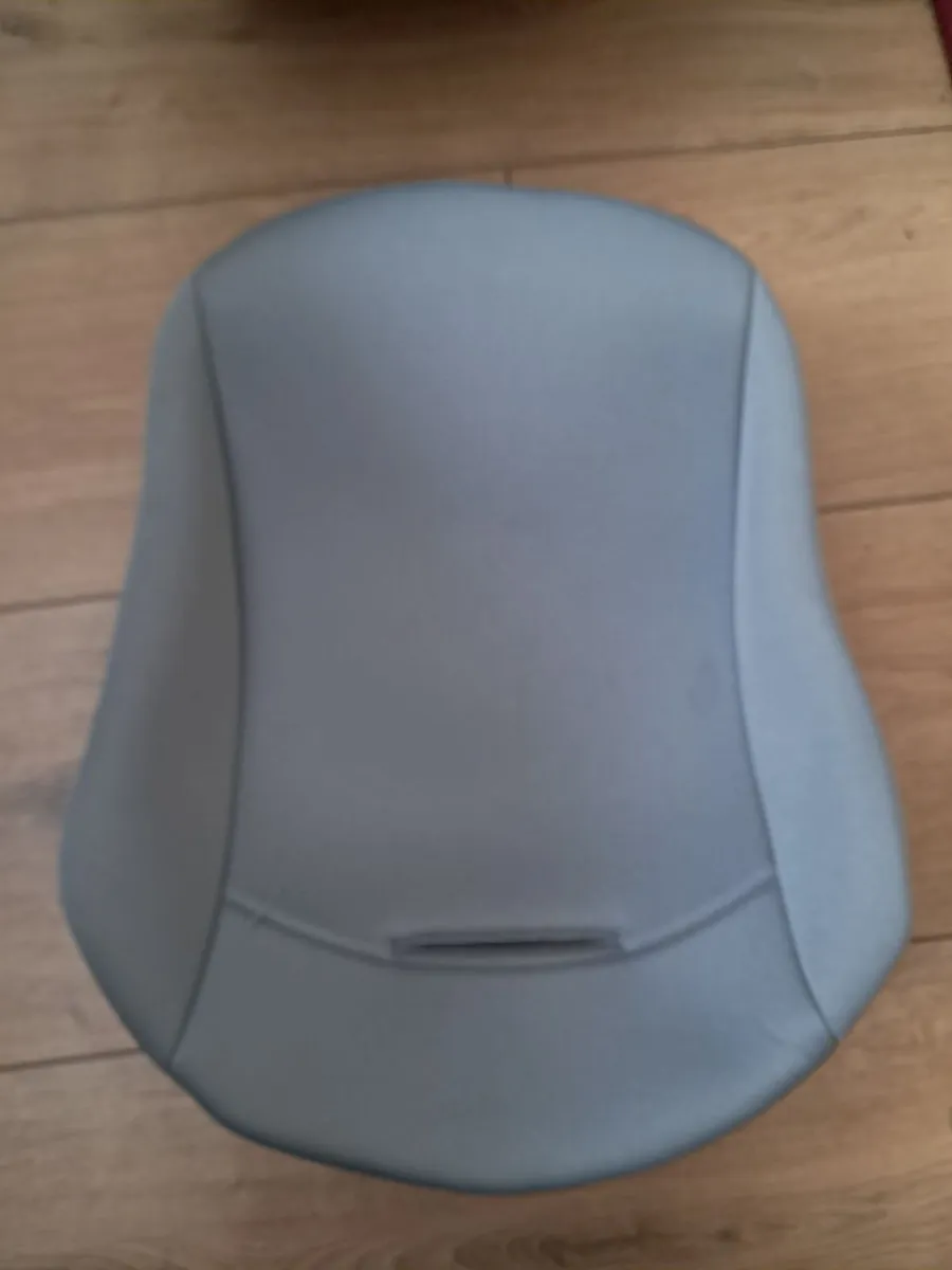 Joie I snug 2 car seat, base and stroller adapters - Image 2