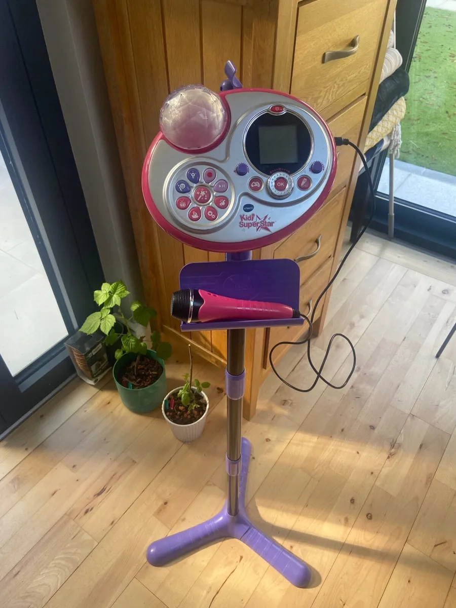 Child’s Vtech karaoke machine