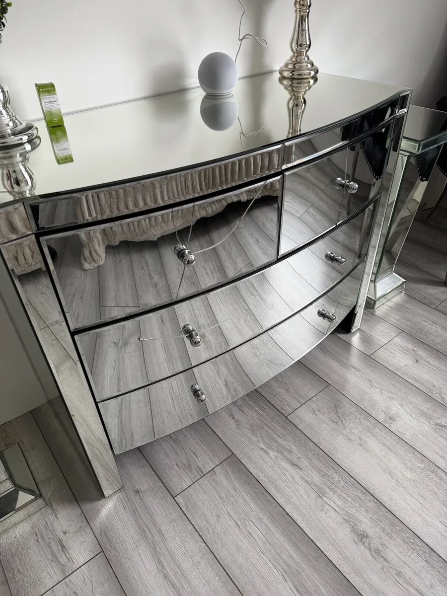 Mirror side dressing&stand - Image 4