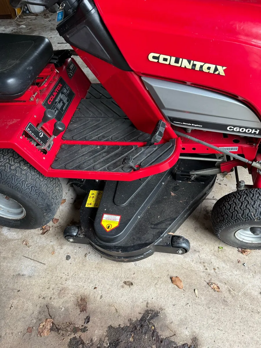 Countax ride on lawnmower - Image 3