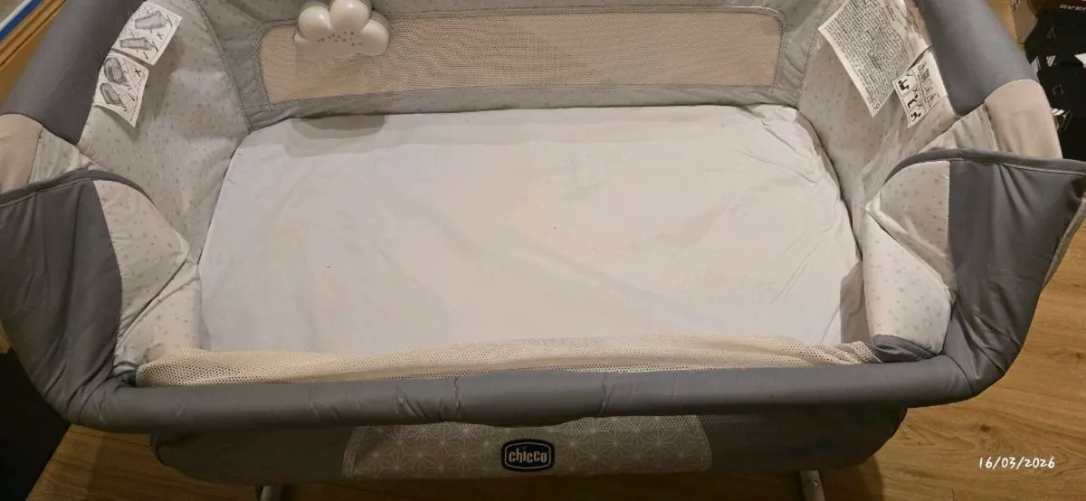 Chicco co-sleeper - Image 3