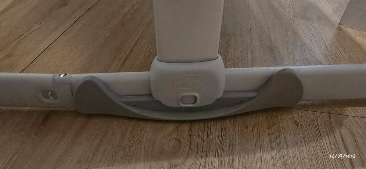 Chicco co-sleeper - Image 4