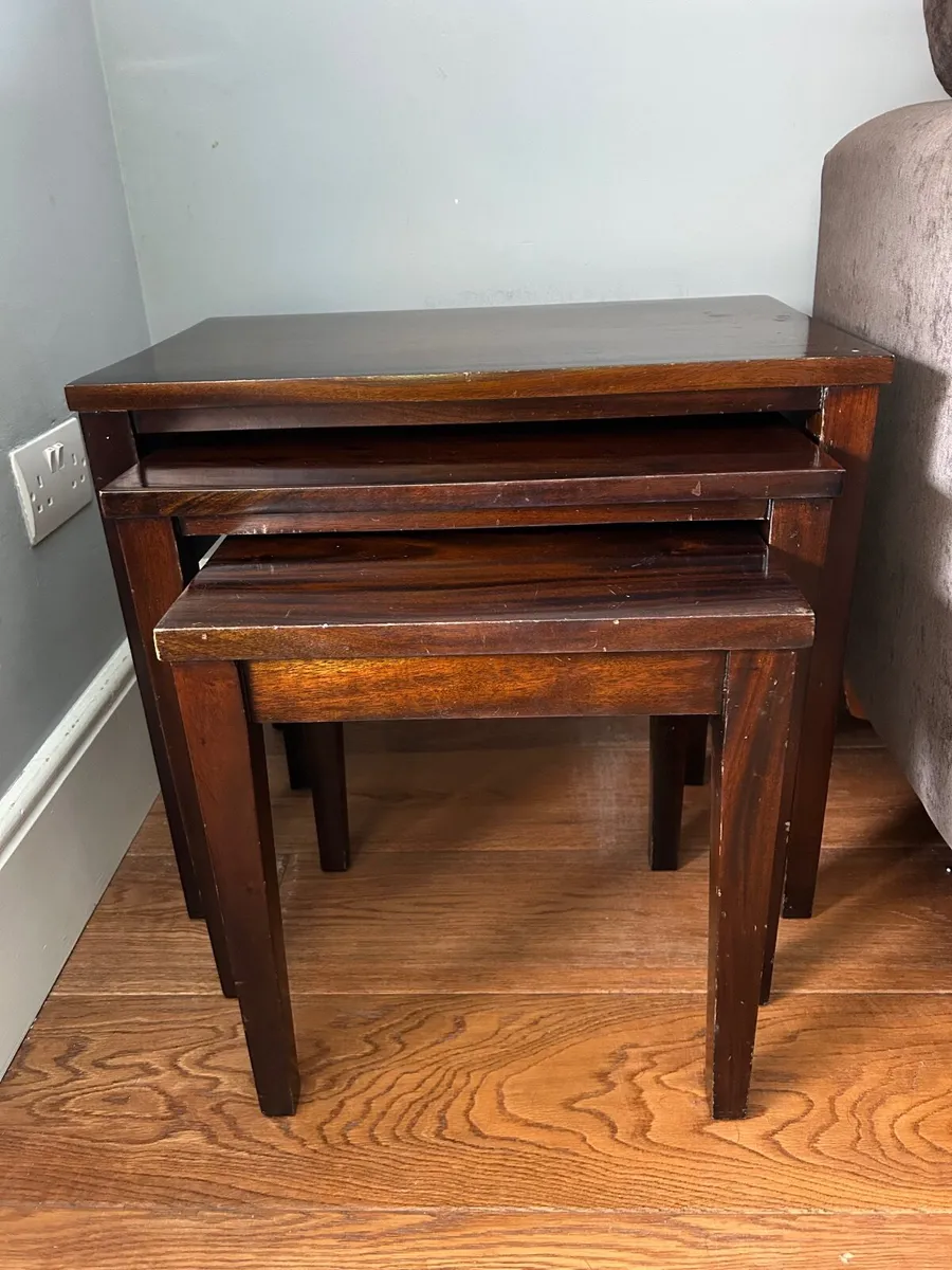 Nest of tables - Image 1