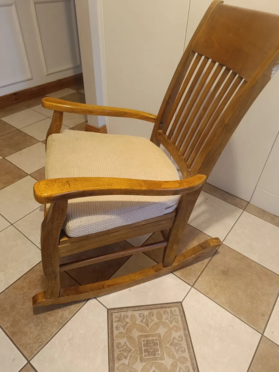 Wooden rocking chair - Image 1