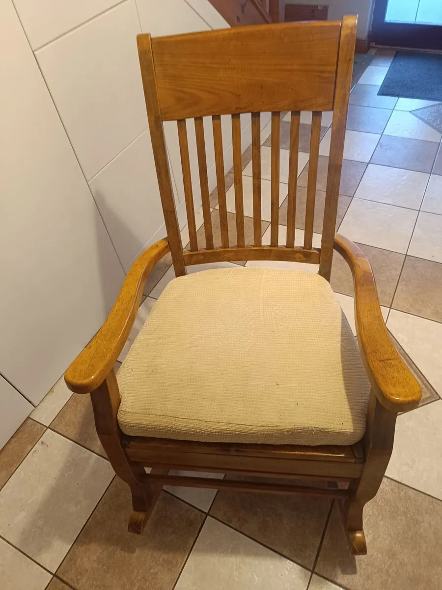 Wooden rocking chair - Image 2