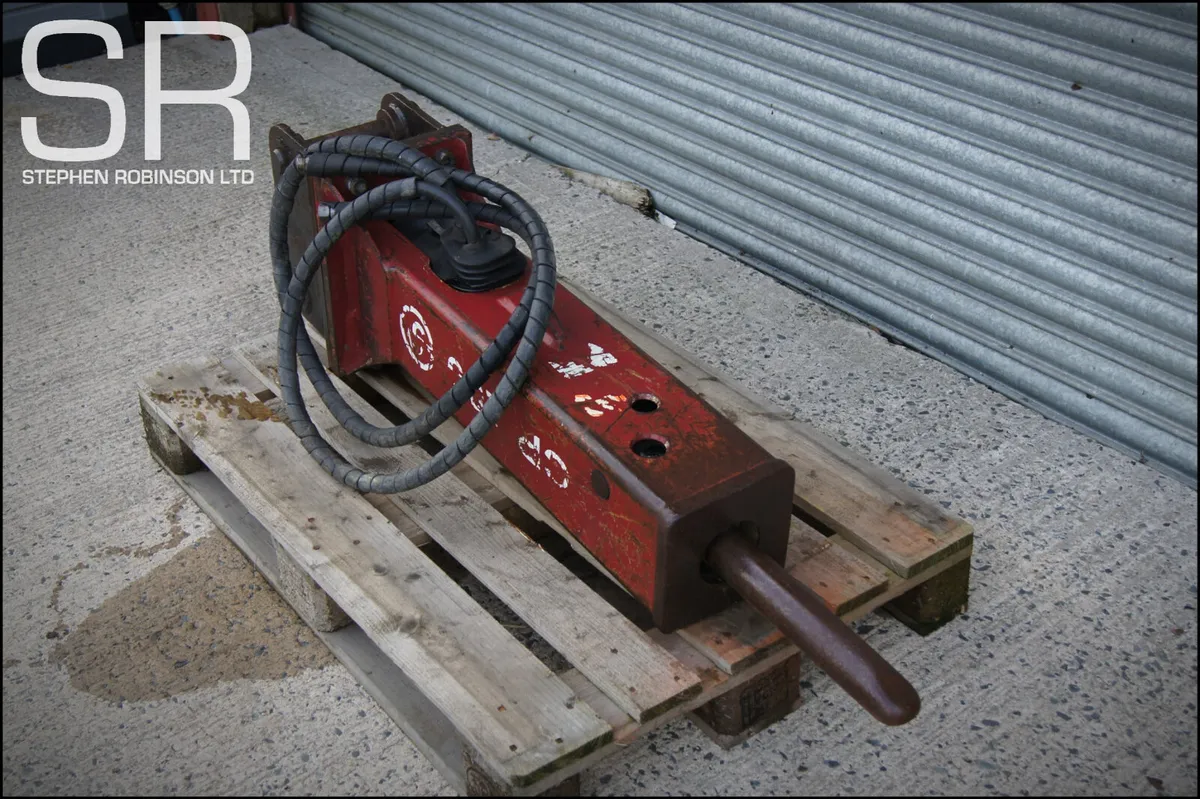 CP Chicago 4-6 Ton Pneumatic Rock Hammer - Image 1