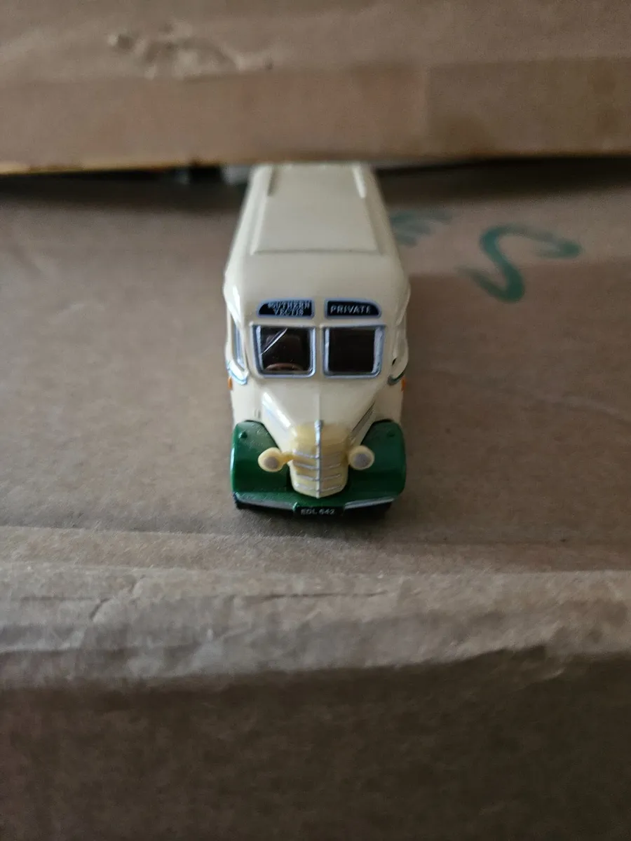 Corgi Bus - Image 3