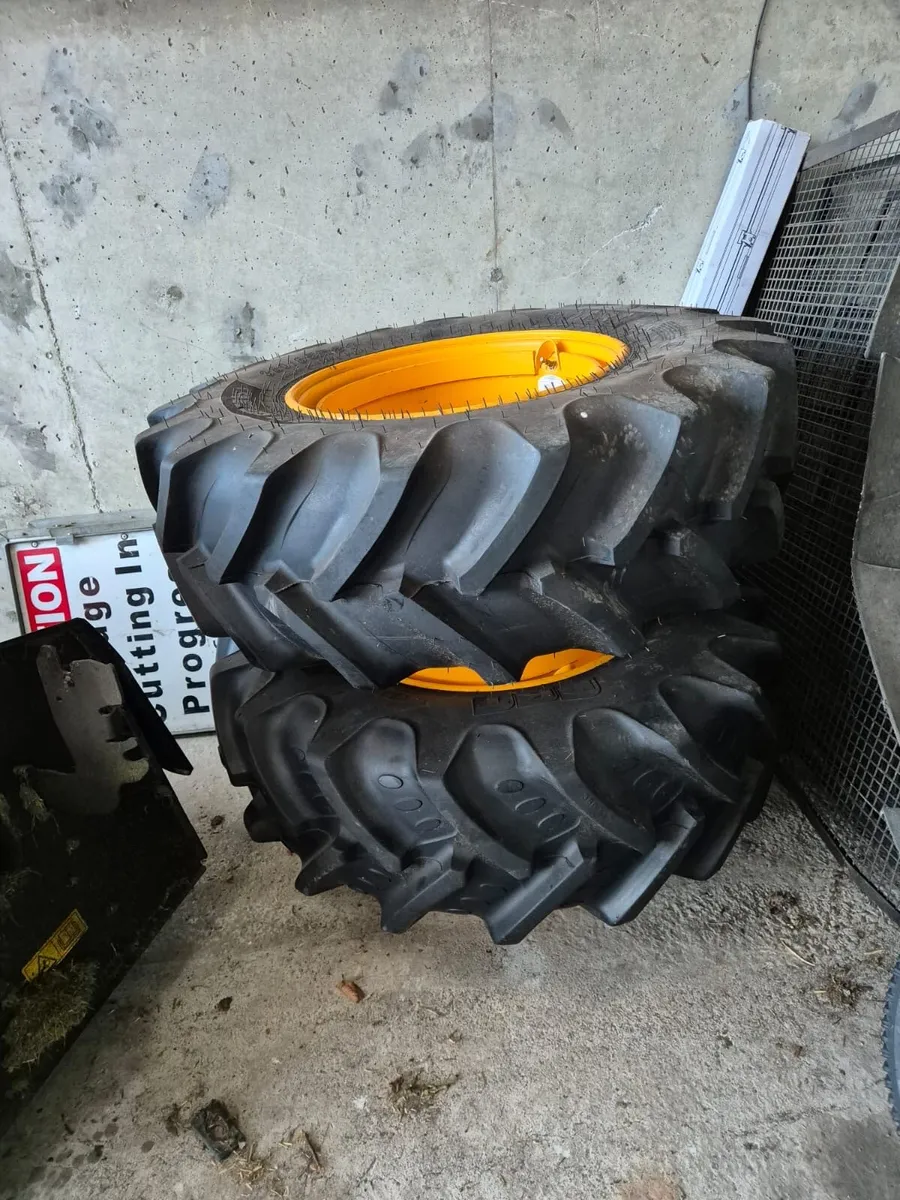 JCB Dual Wheels - Image 1
