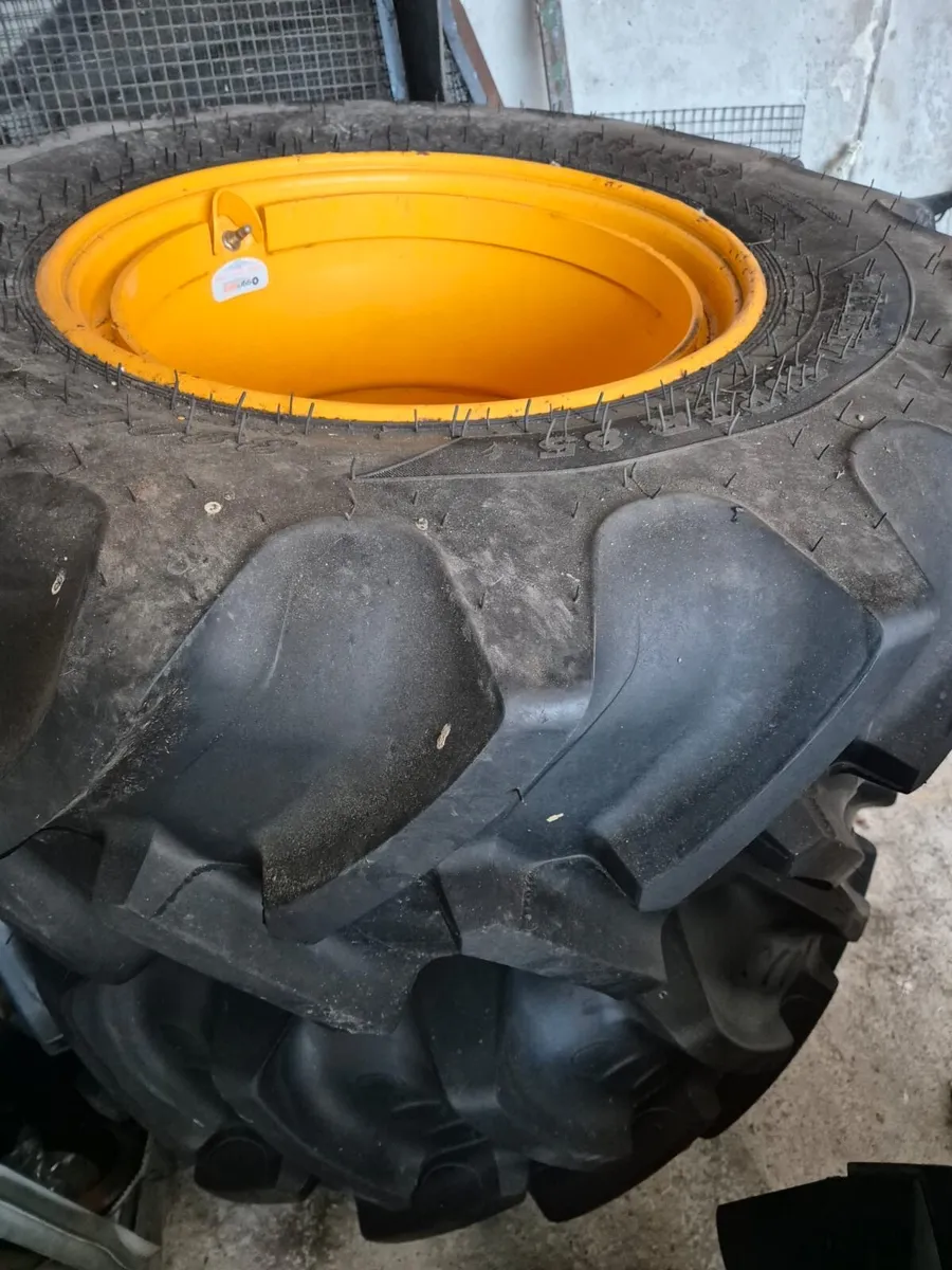 JCB Dual Wheels - Image 3