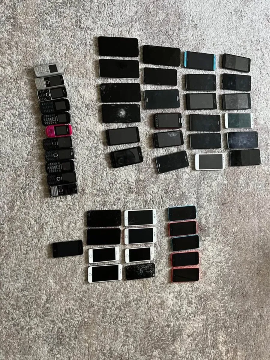 JOB LOT of 49 Phones and 15 Tablets – For Parts or - Image 4