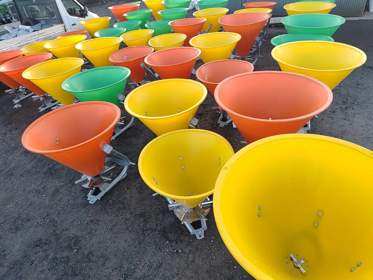 Fertiliser spreader Tolmet 550€ !!! - Image 1