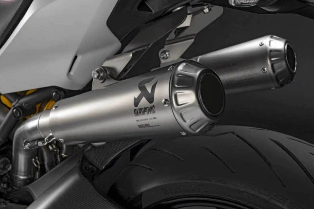 Ducati Supersport 939 Akrapovic full race exhaust - Image 2
