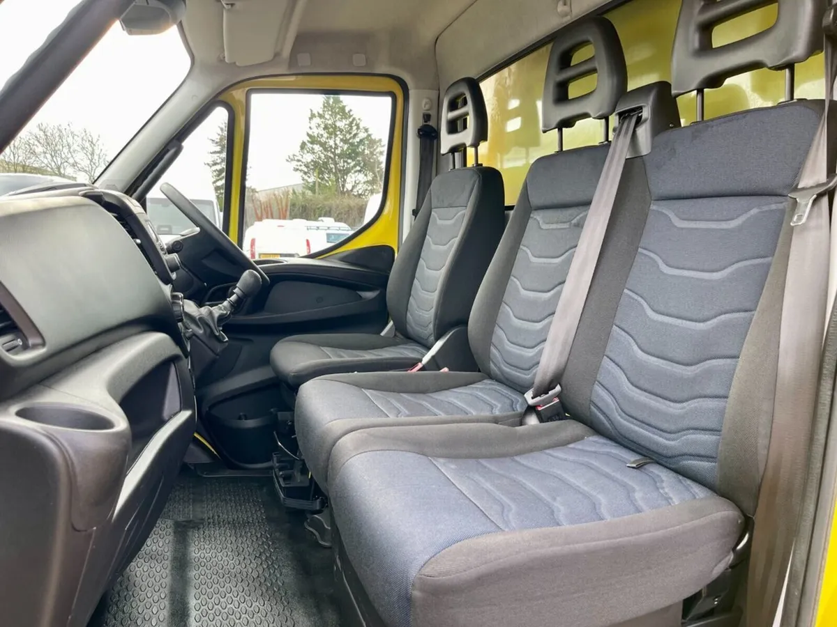 2021 Iveco Daily Luton Box Van - Image 4