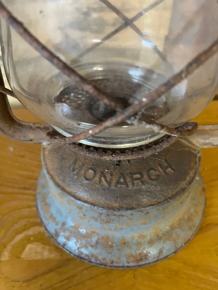 Antique lantern - Image 2