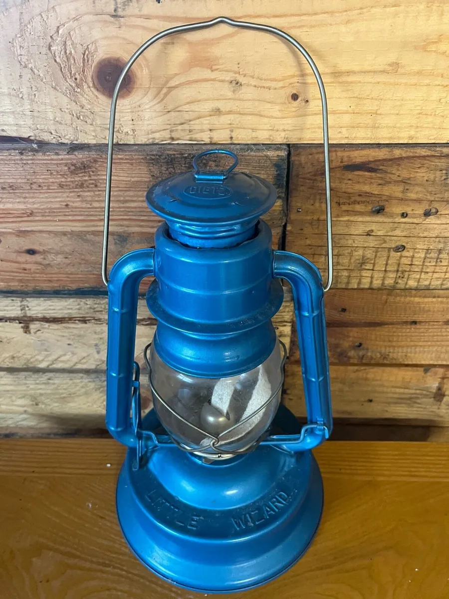 Dietz Little Wizard oil lantern Number 1 - Image 1