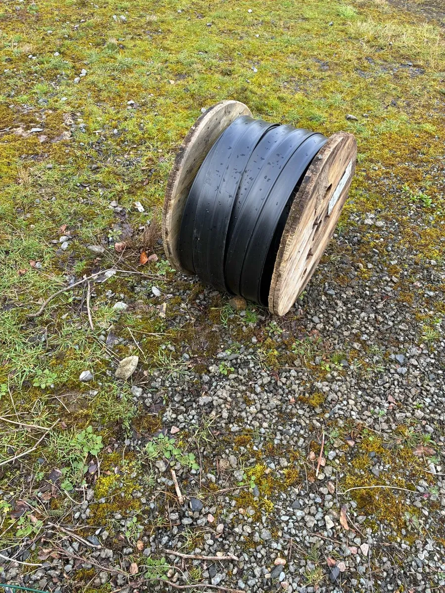 Flexible rubber rail roll for horses 140m - Image 2