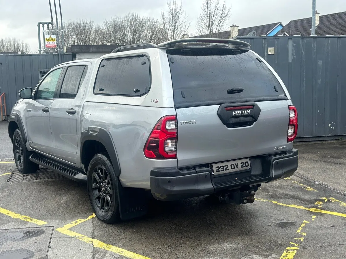 232 Toyota hilux invisible - Image 2