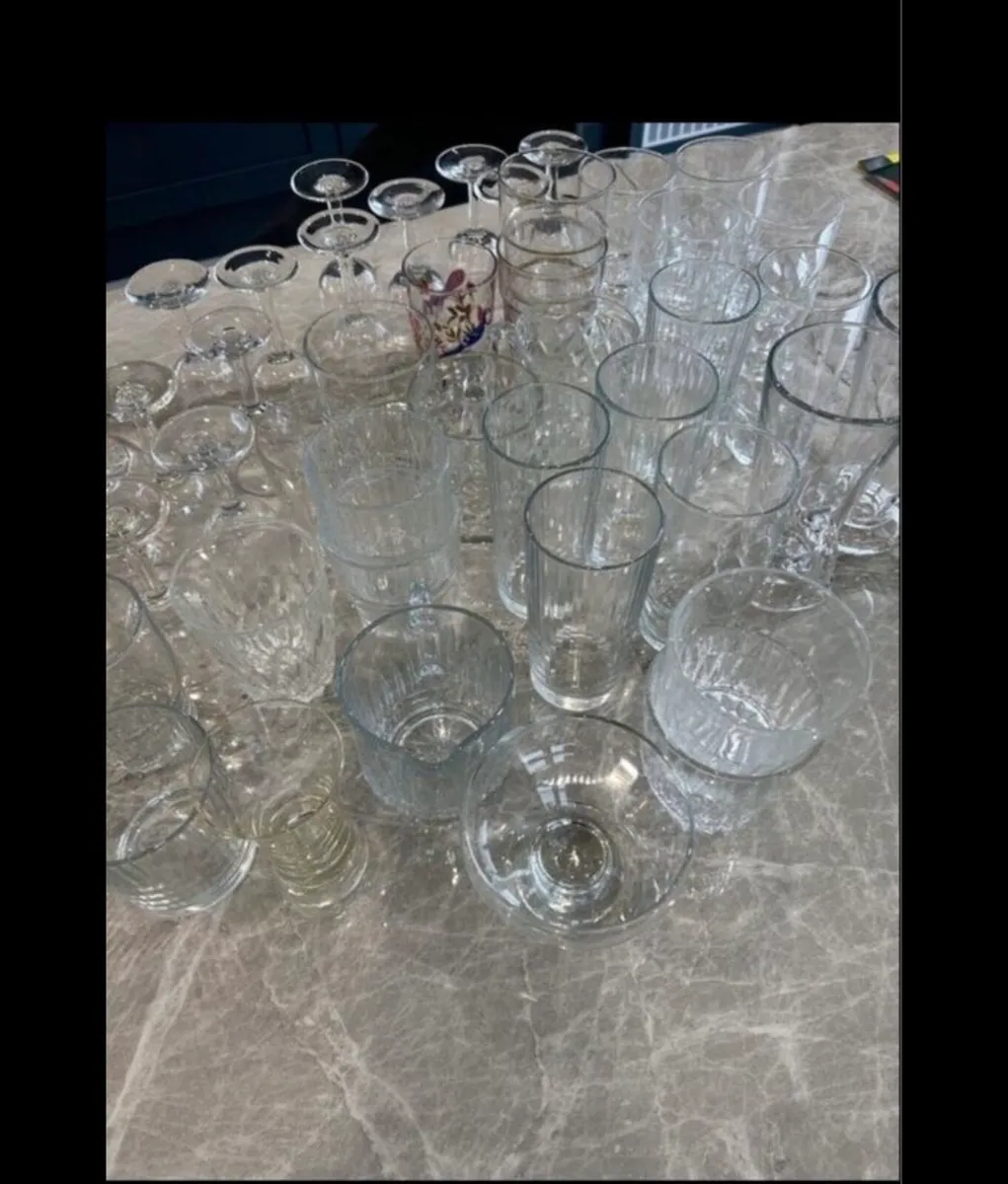 Large box of various glasses - Image 3
