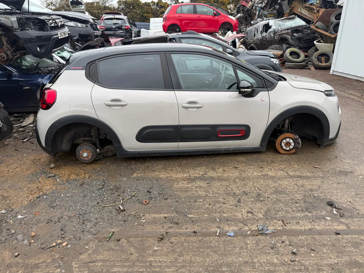 breaking 2022 Citreon C3 1.2 p - Image 4