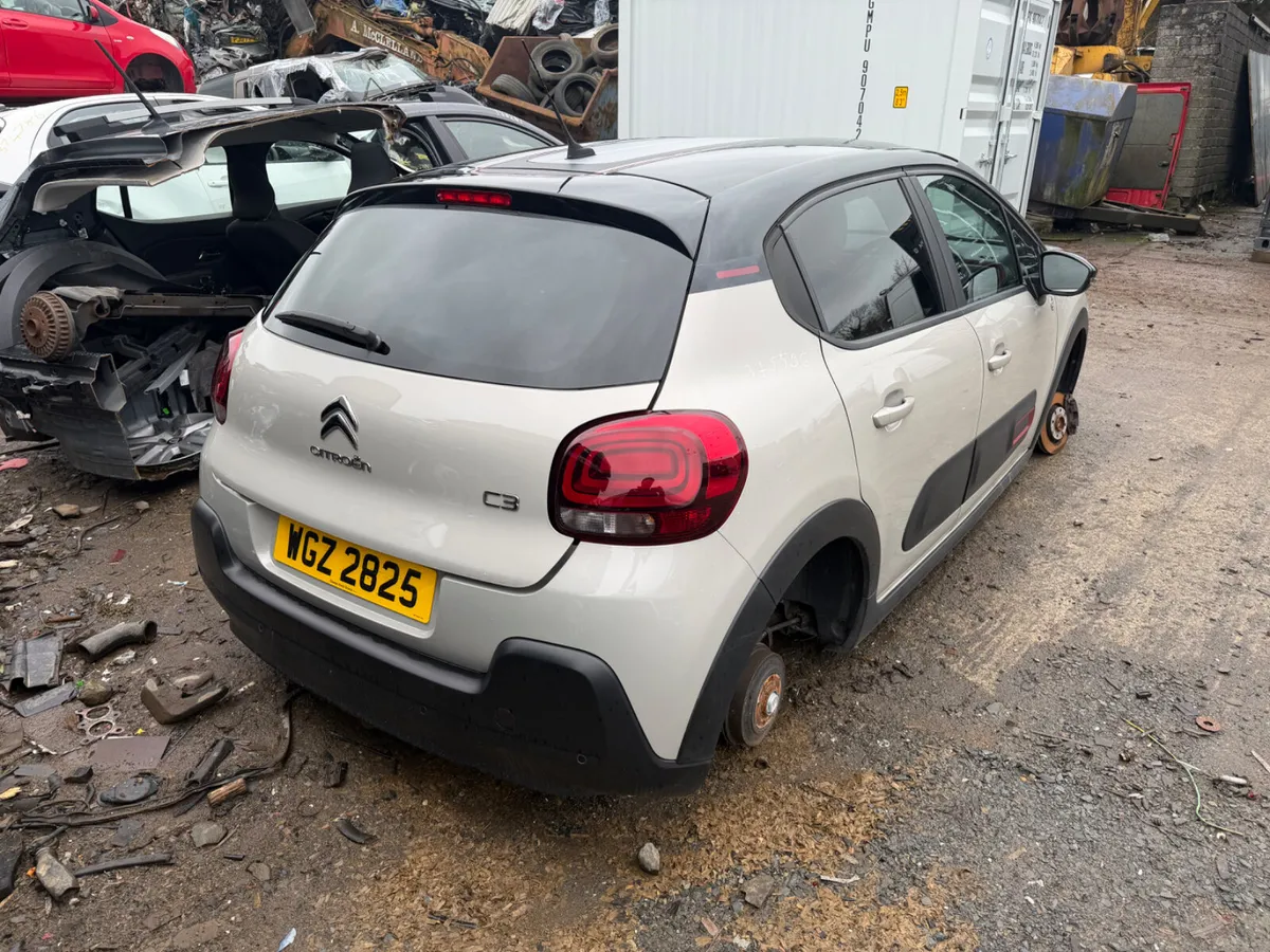 breaking 2022 Citreon C3 1.2 p - Image 2