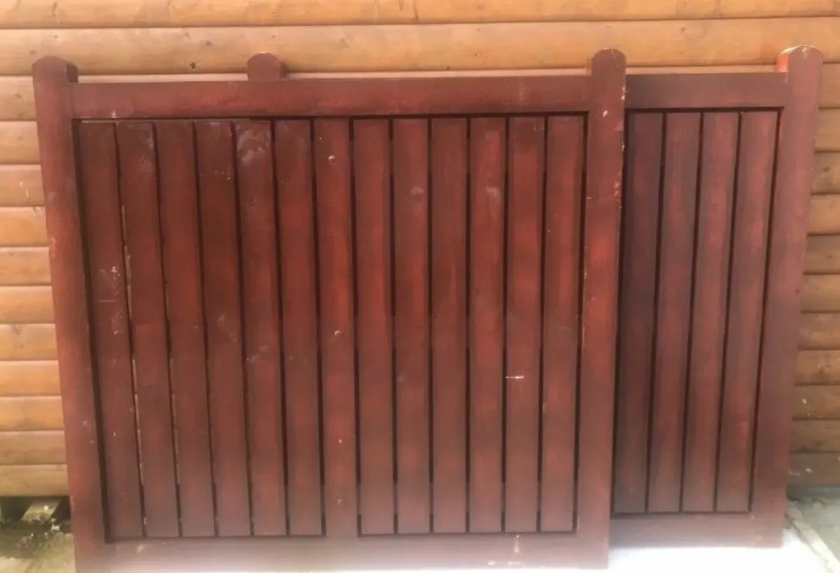 Holly Hill- Timber Entrance gate - Image 1