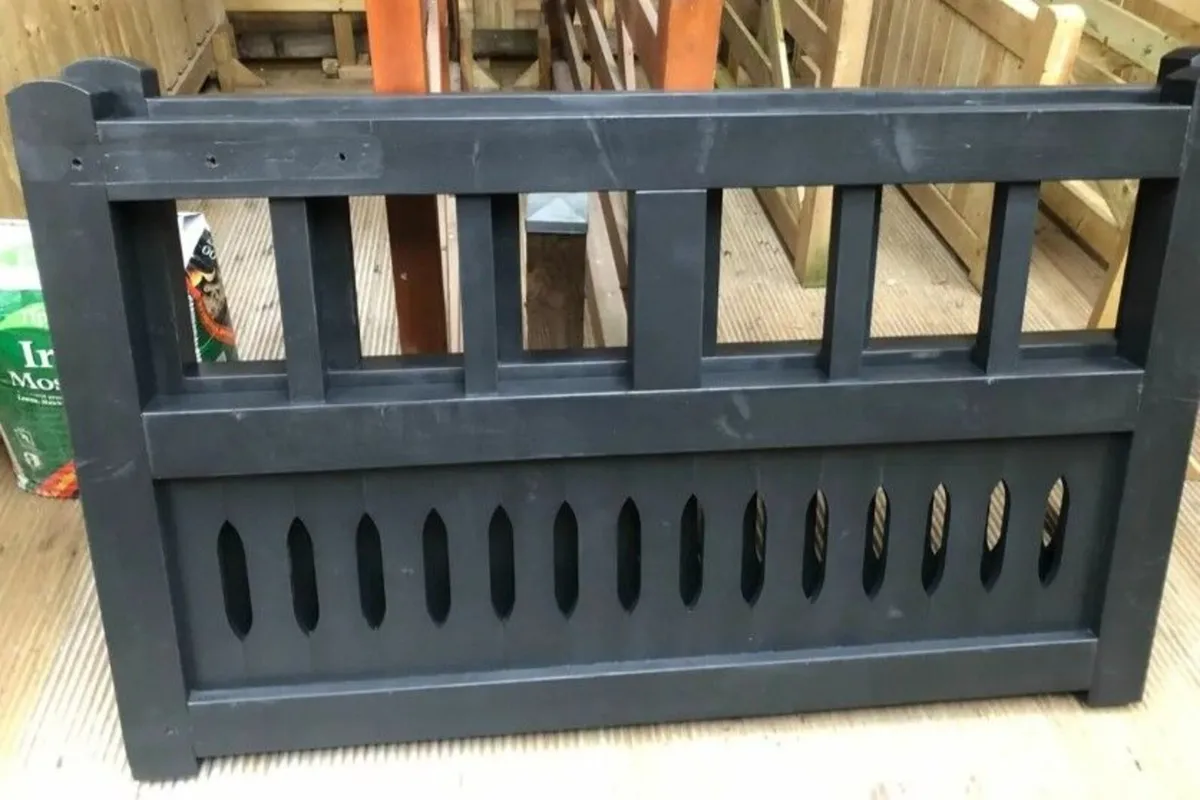 Timber entrance gate- killconnell Painted black - Image 1