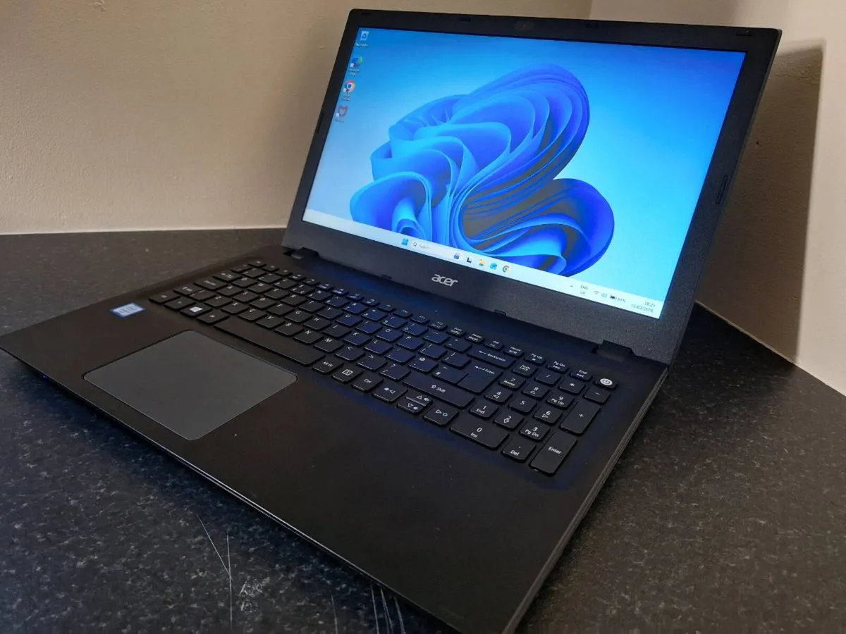 Acer Travelmate P258 - Image 1
