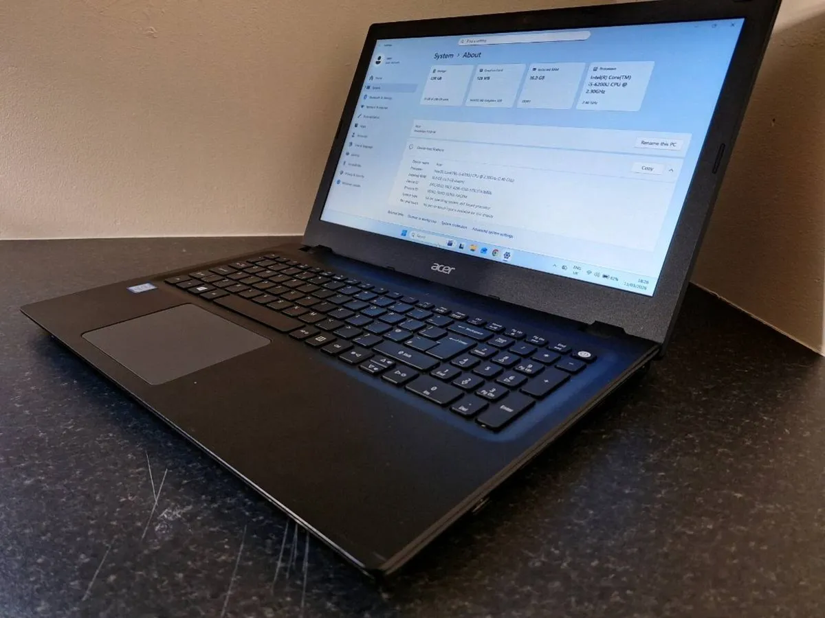 Acer Travelmate P258 - Image 2